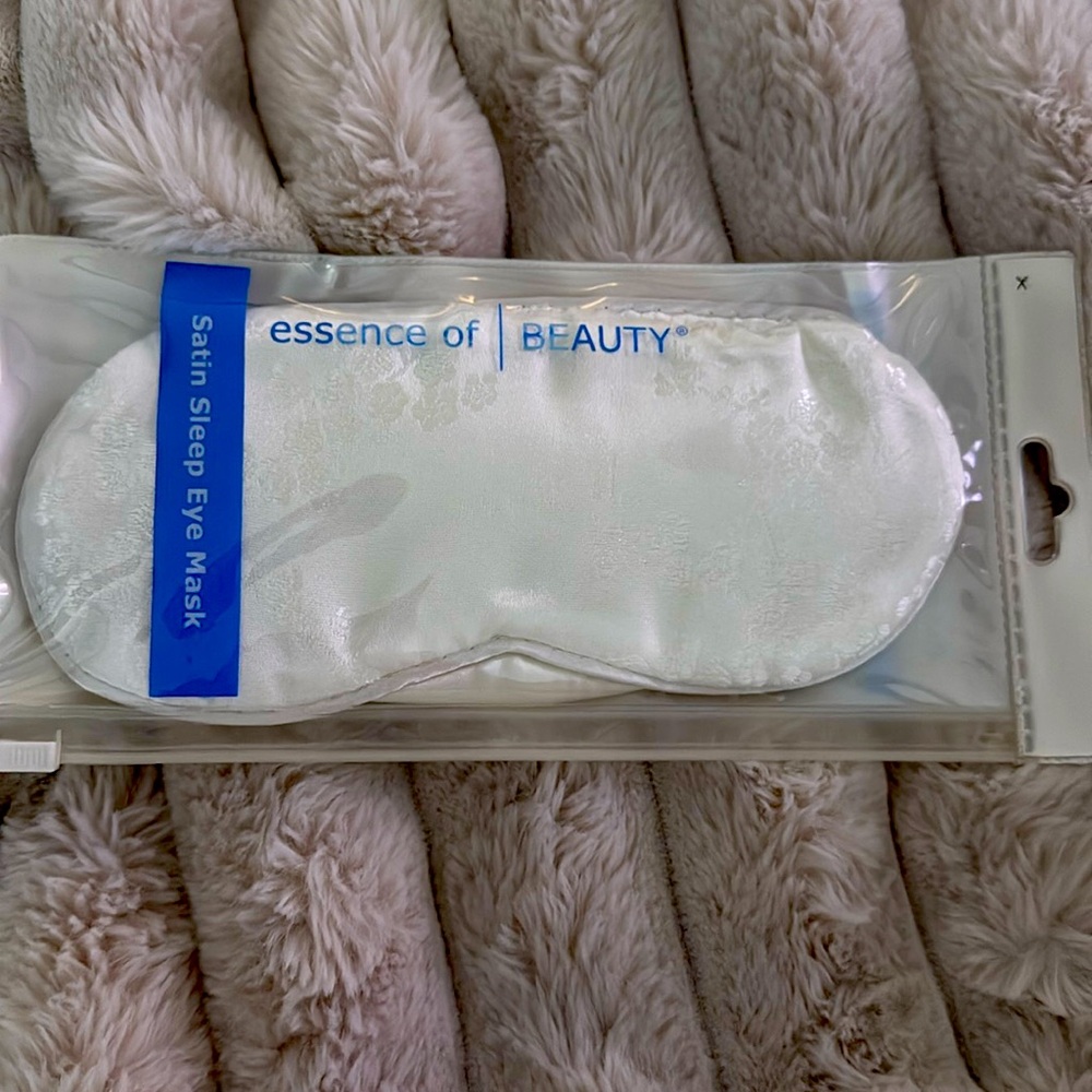 Silk eye mask